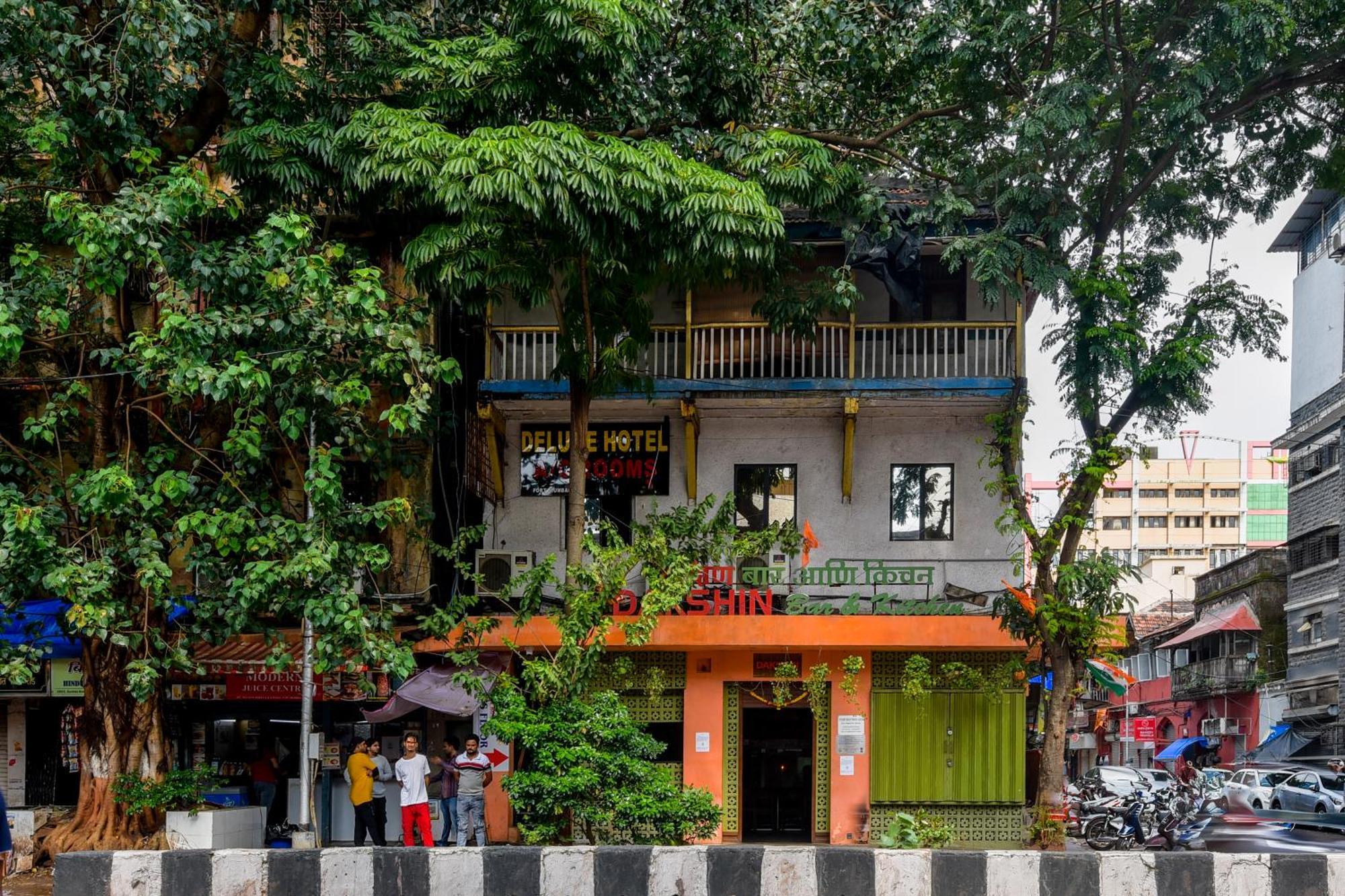 Hotel Deluxe Mumbai Exterior photo
