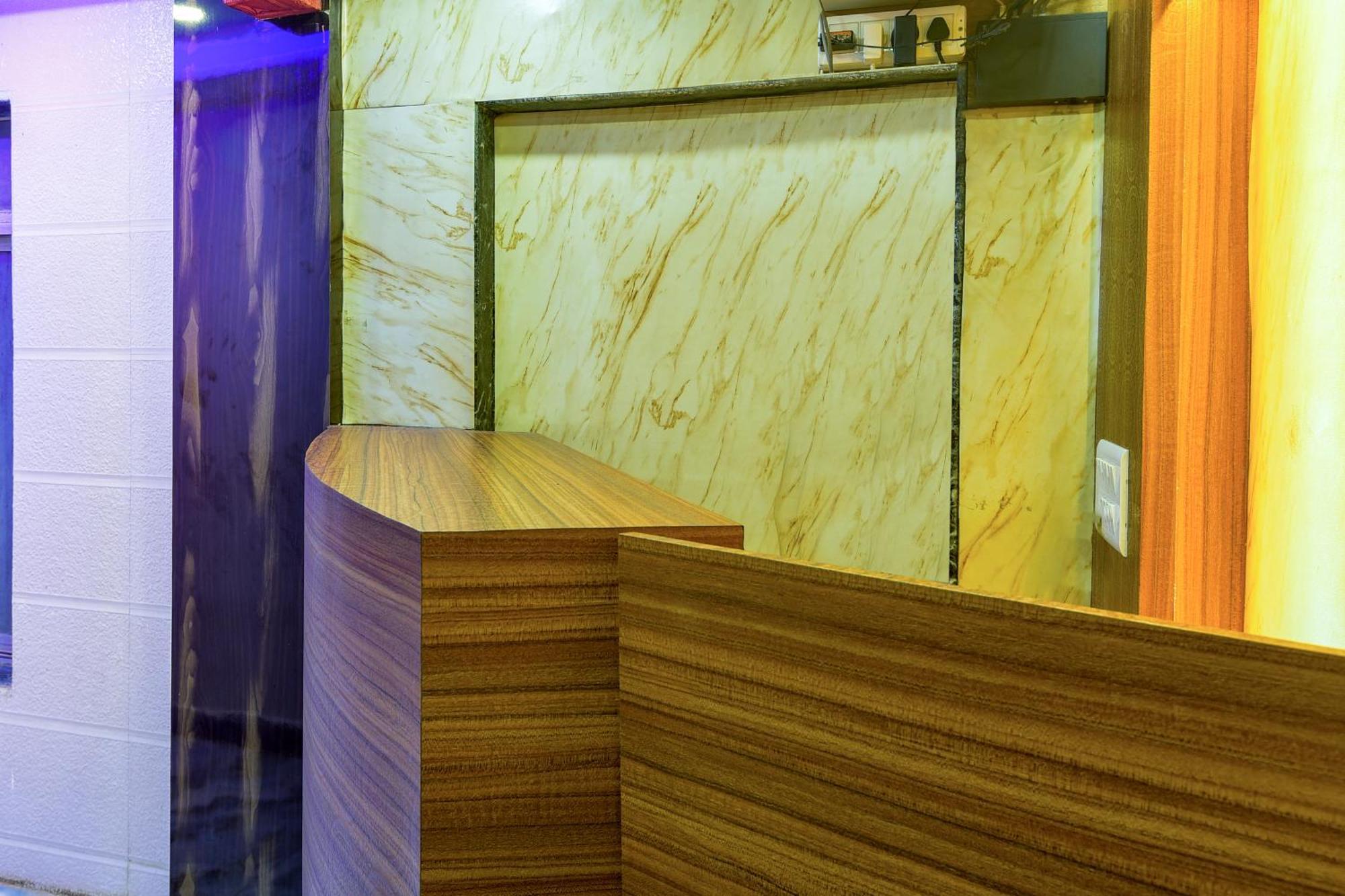 Hotel Deluxe Mumbai Exterior photo